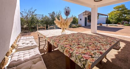 Entre Almendros Country House