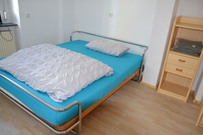 2 bedrooms, WiFi, bed sheets