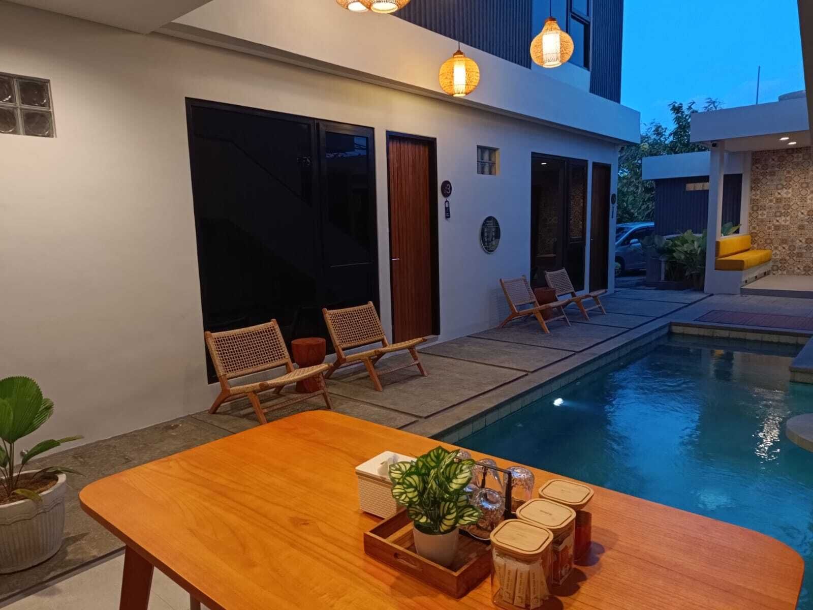 Deluxe Suite, Pool View | Terrace/patio