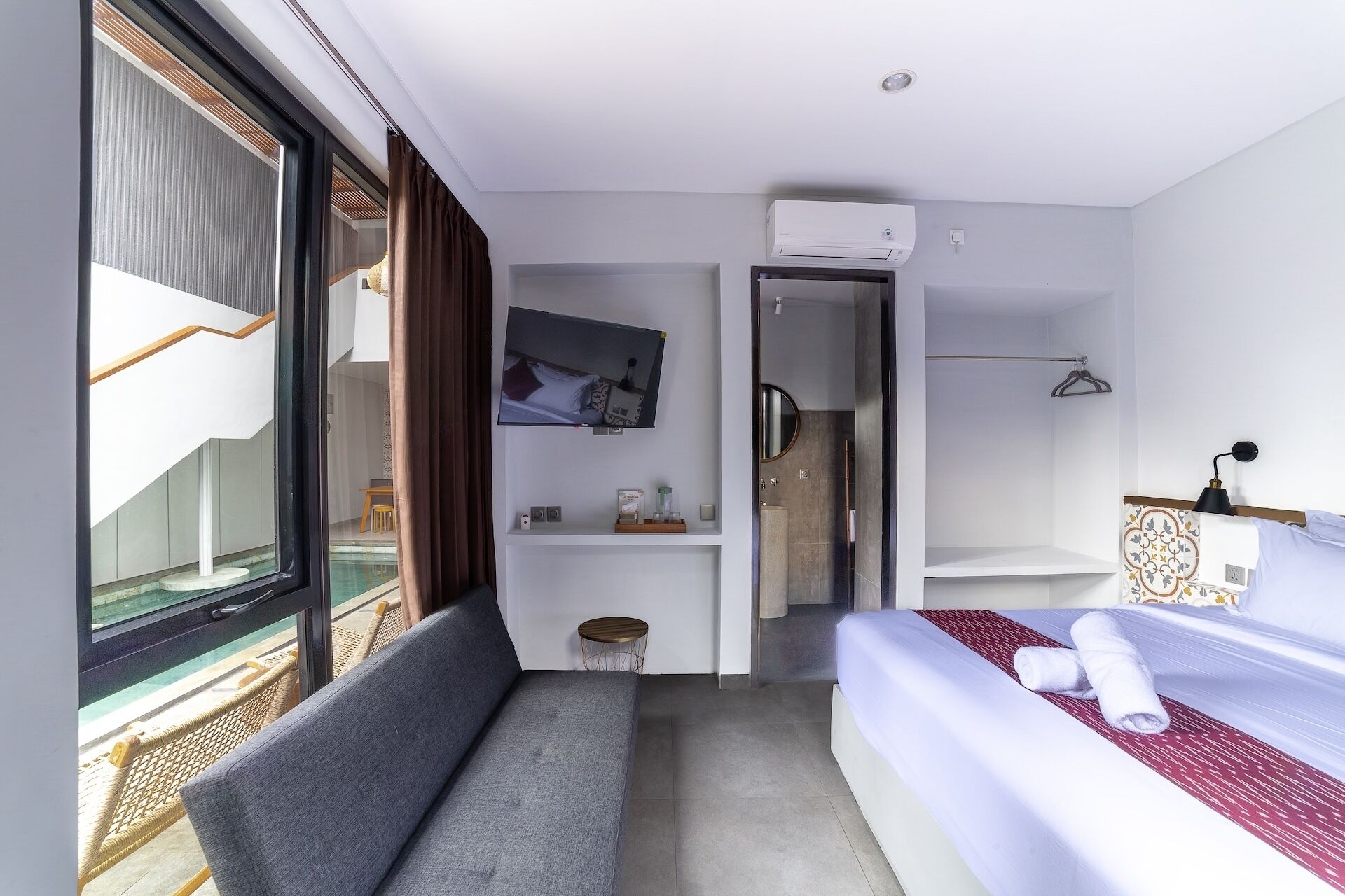 Deluxe Suite, Pool View | Wi-fi percuma, cadar katil 