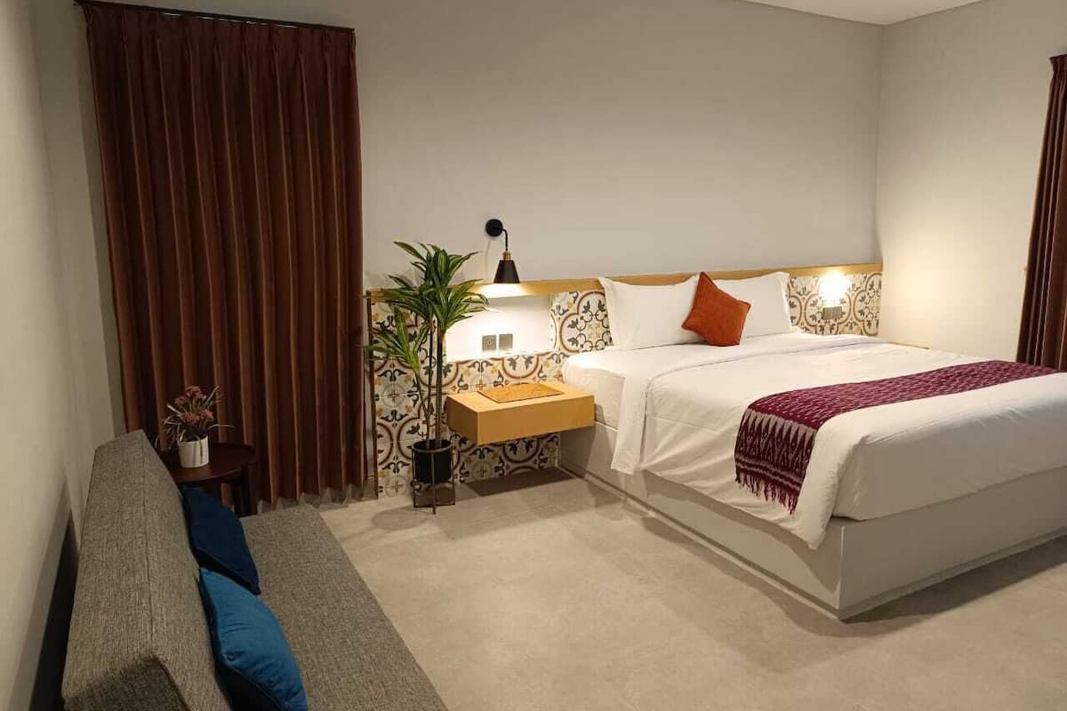 Honeymoon Suite, Beach View