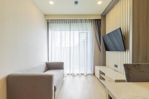 Apartment, Balcony | Living area