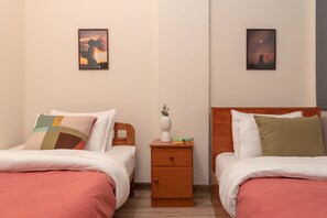 Apartment, Mountain View | Individually decorated, individually furnished, free WiFi, bed sheets