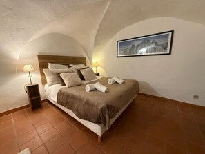 1 bedroom, iron/ironing board, Internet, bed sheets