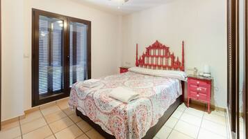 3 bedrooms, WiFi, bed sheets
