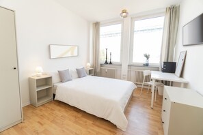 5 bedrooms, free WiFi, bed sheets
