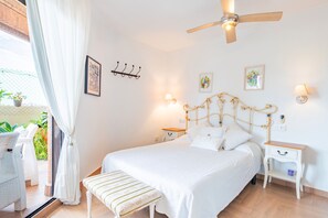 3 عدّة غرف نوم ومكواة/لوح كي وواي فاي وملاءات أسرّة