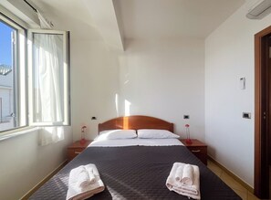 2 多间卧室、熨斗/熨衣板、免费 WiFi、床单