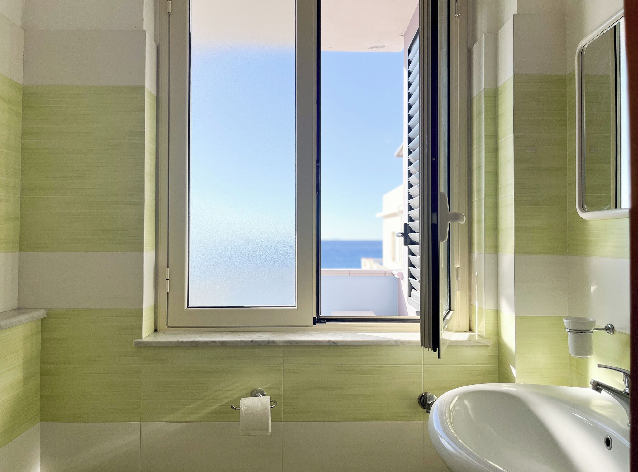 Doccia, asciugacapelli, bidet, asciugamani