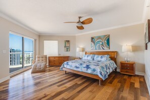 3 bedrooms, iron/ironing board, travel crib, free WiFi