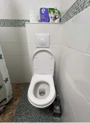 Ferienhaus | Badezimmer | Haartrockner, Handtücher, Shampoo