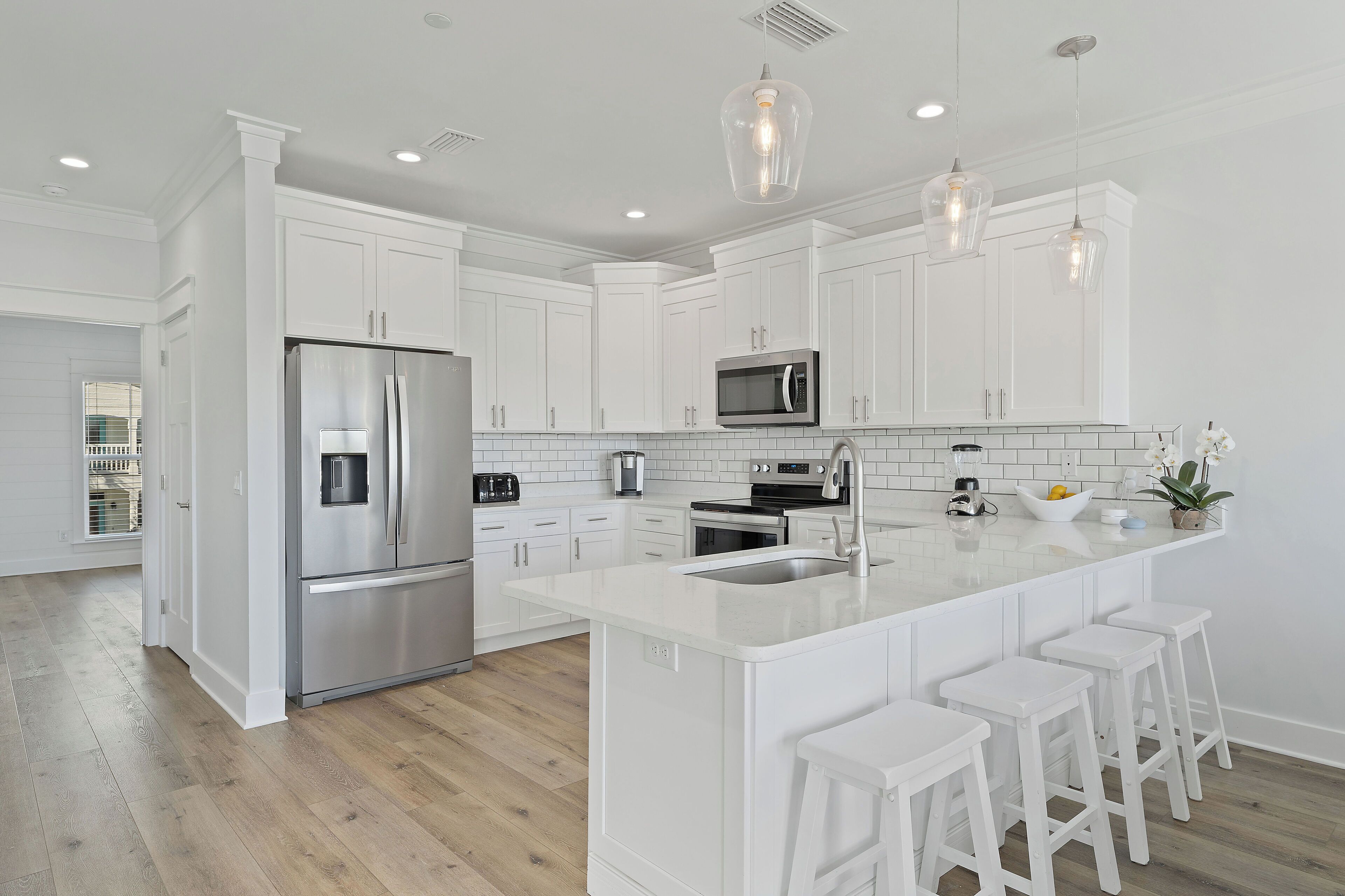 ثلاجة، ميكروويف، فرن، موقد طهي مسطح