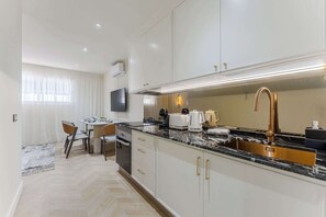 Oven, stovetop, coffee/tea maker, toaster