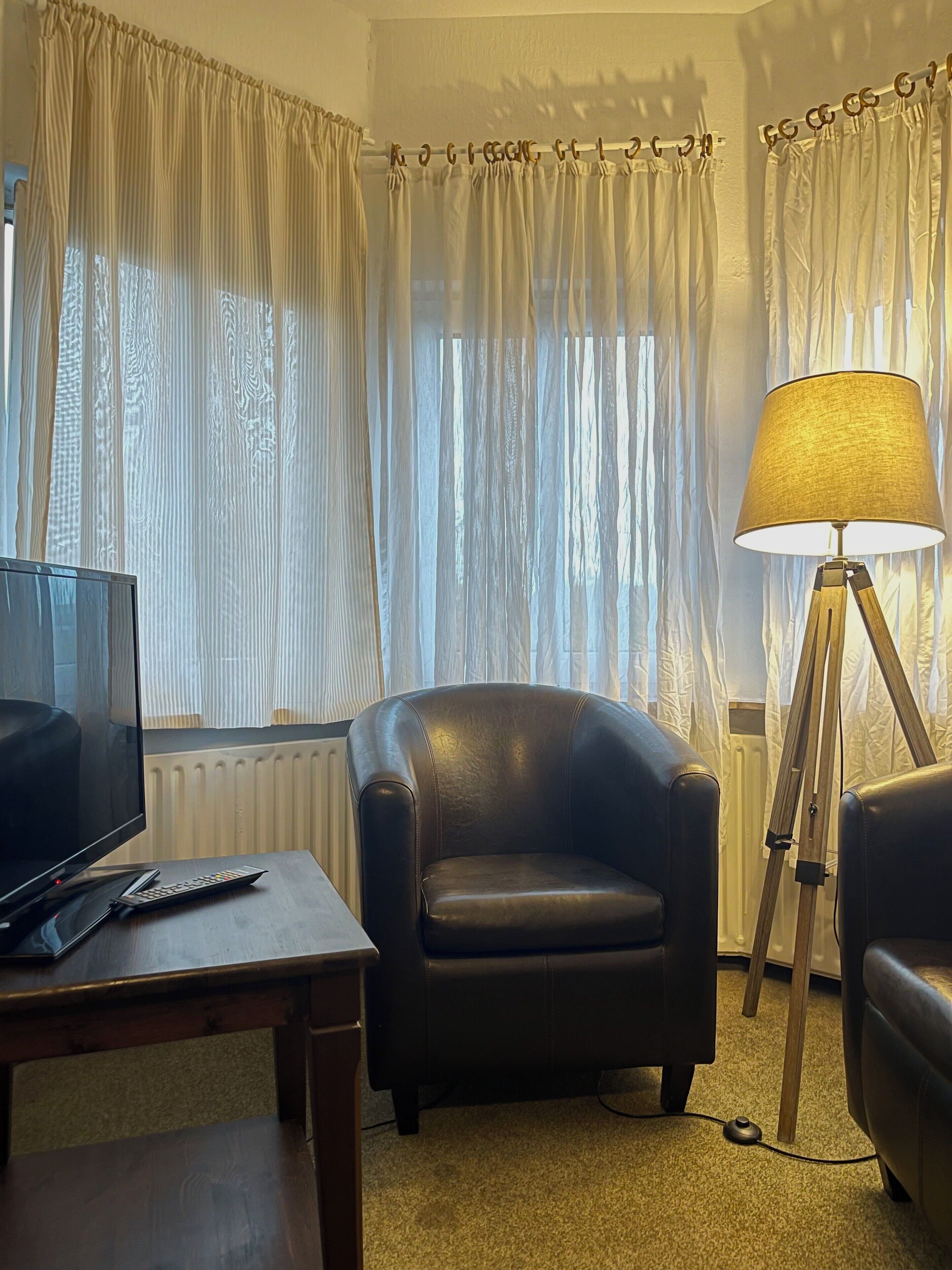 Doppelzimmer, 1 Queen-Bett, Nichtraucher | Schreibtisch, laptopgeeigneter Arbeitsplatz, Babybetten