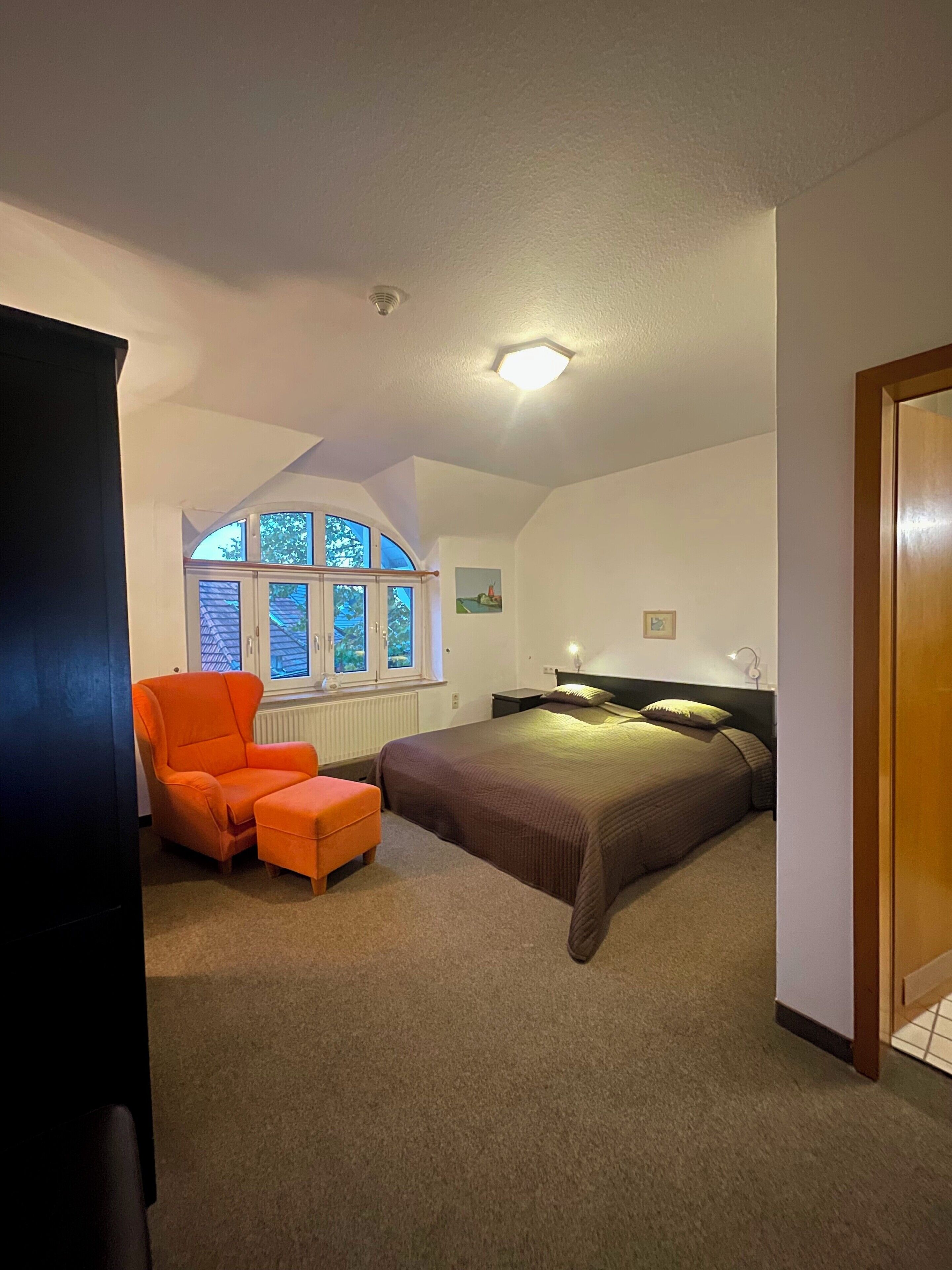 Chambre double, 1 grand lit, non-fumeur | Bureau, espace de travail pour ordinateurs portables