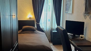 Tweepersoonskamer, 1 tweepersoonsbed | Een bureau, een laptopwerkplek, babybedden, gratis wifi