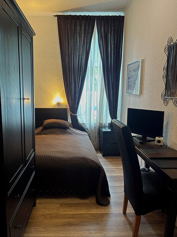 Double Room, 1 Double Bed