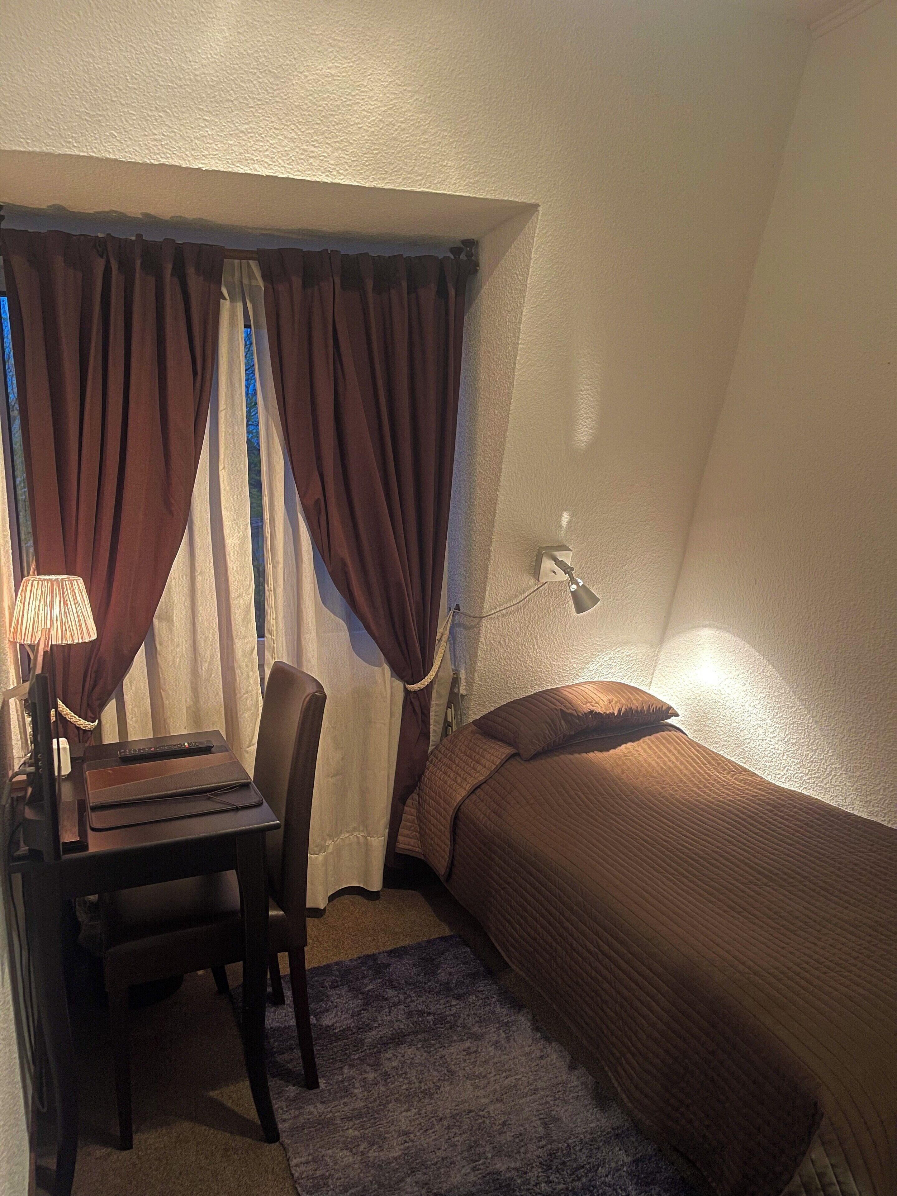 Basic Single Room | Desk, laptop workspace, cribs/infant beds, free WiFi