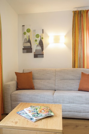 Sonnberg mit 2 Schlafzimmern, Gartenblick und 2 Balkonen | In-room safe, free WiFi, bed sheets