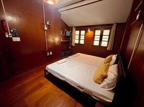 1 bedroom, desk, iron/ironing board, free WiFi