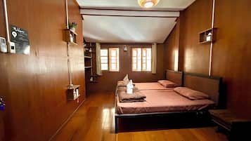 1 bedroom, desk, iron/ironing board, free WiFi