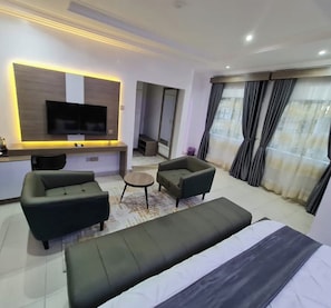 Family Apartment, Balcony, City View | Living area