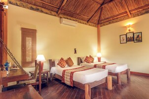 华丽双人房或双床房, 阳台, 花园景观 | 笔记本电脑工作区、免费 WiFi