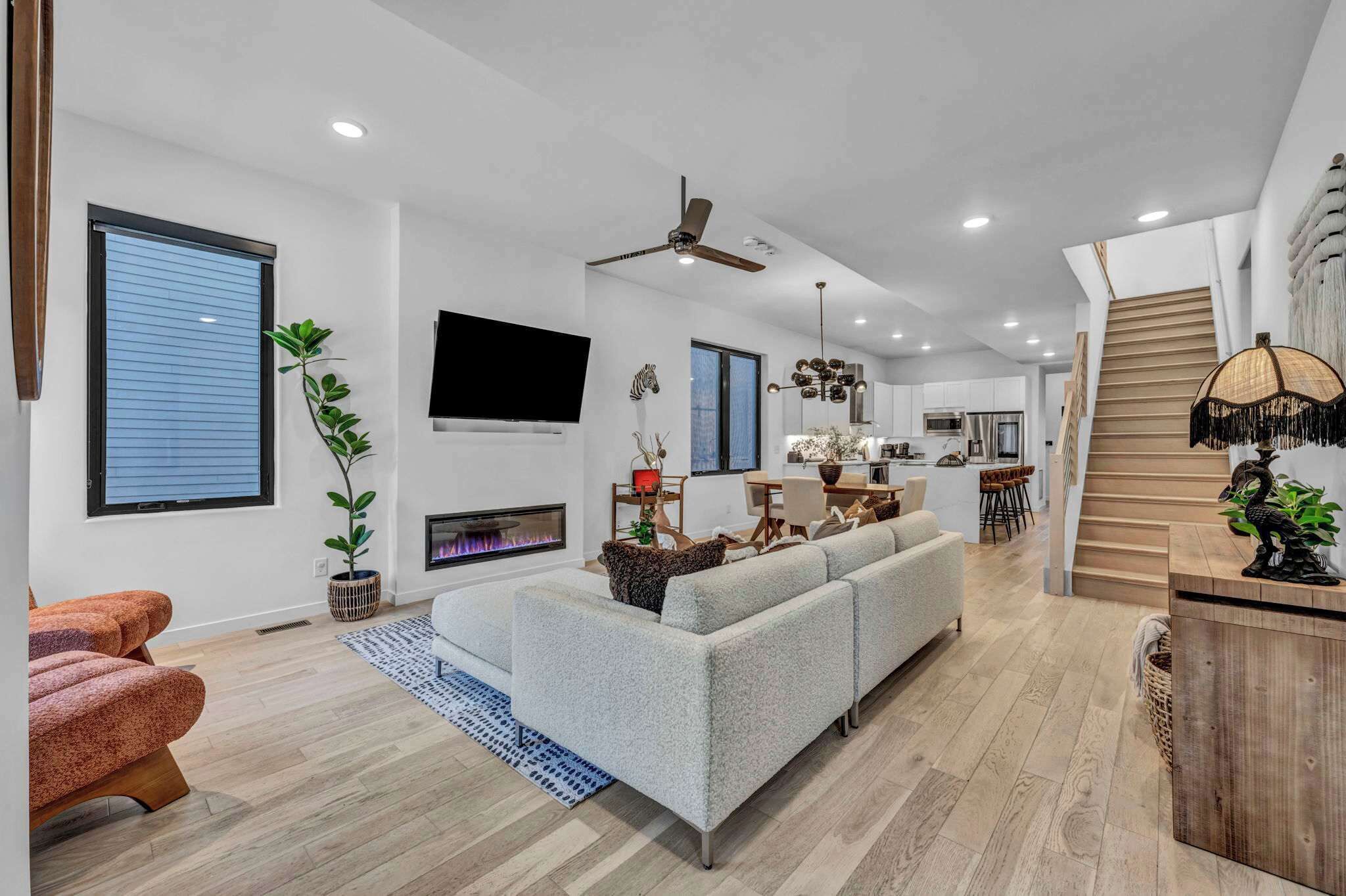 TV, fireplace, offices