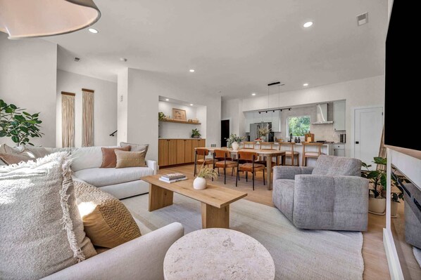 TV, fireplace, offices