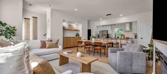 ✨Cleveland Retreat | Hot Tub + Sauna✨