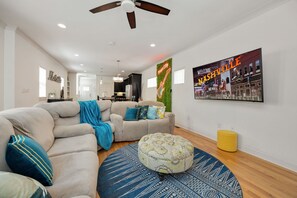 Téléviseur, bureau