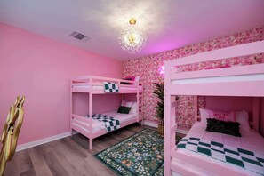 1 chambre, bureau, fer et planche à repasser, Wi-Fi