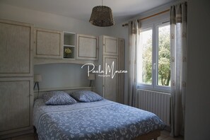 2 chambres, fer et planche à repasser, Wi-Fi, draps fournis