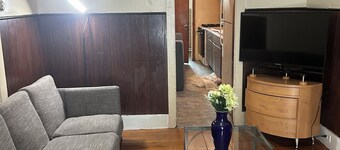 Charming 2-bedroom apartment in Cambridge with AC near Harvard Tufts porter sq