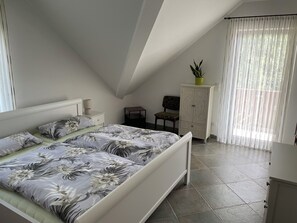 2 habitaciones, tabla de planchar con plancha y wifi gratis 