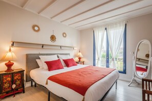 4 bedrooms, desk, iron/ironing board, free WiFi - Prestige, elegant 185 m² countryside home in the heart of Barbery. (Barbery)