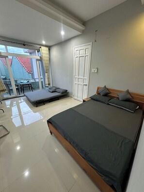 9 多间卧室、熨斗/熨衣板、WiFi、床单