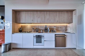 Fridge, microwave, dishwasher, coffee/tea maker