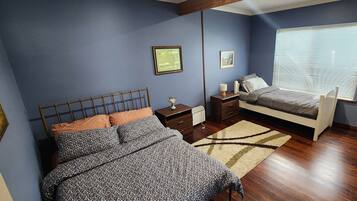 3 bedrooms, iron/ironing board, free WiFi, bed sheets