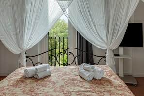 1 habitación, tabla de planchar con plancha, wifi gratis y ropa de cama 