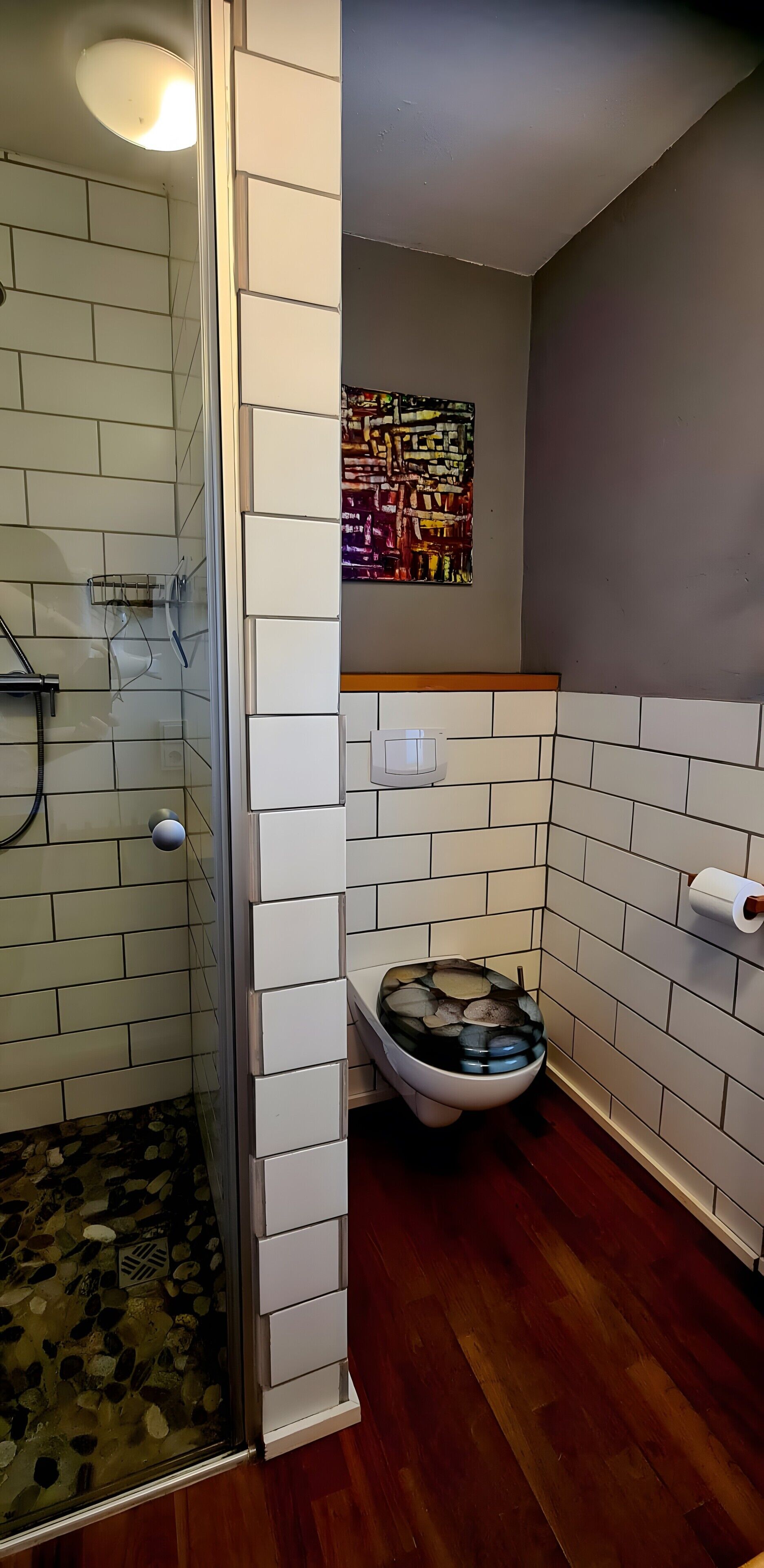 Een douche, gratis toiletartikelen, een haardroger