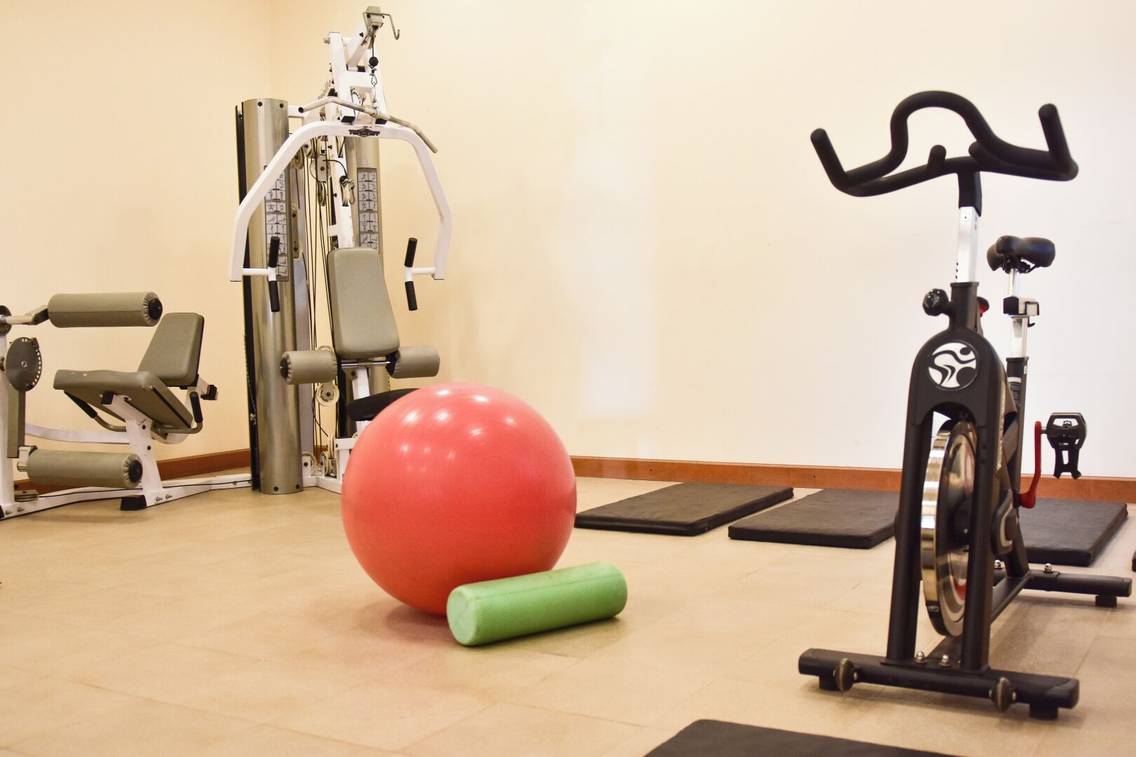 Recharge your routine with cardio and strength training anytime.