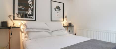 1 室のベッドルーム、客室ごとに異なる装飾、客室ごとに異なるインテリア、WiFi (無料)