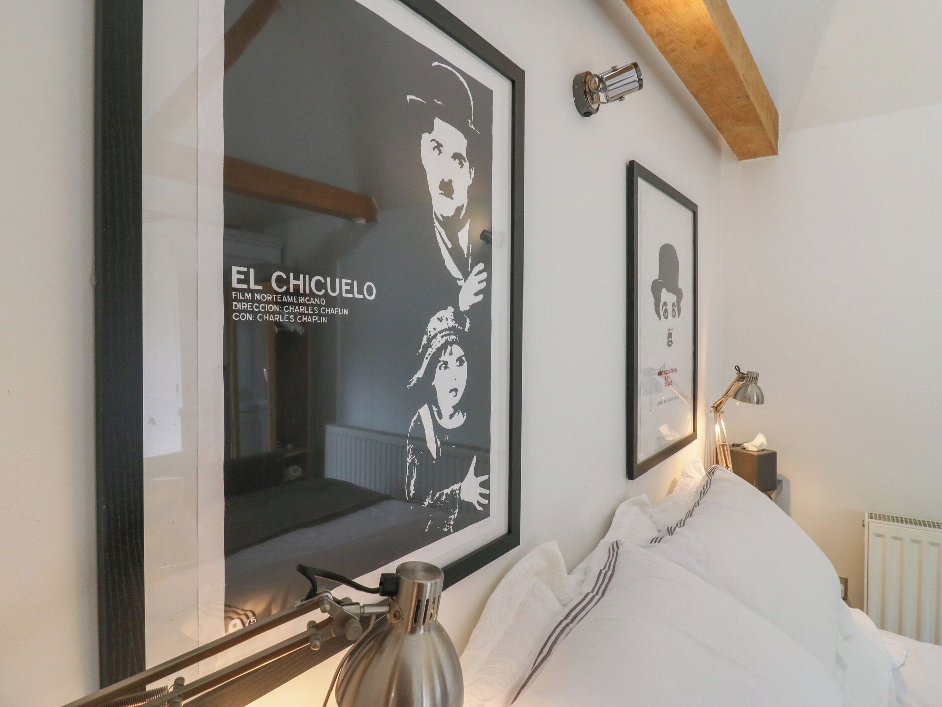 1 kamar tidur dan didekorasi berbeda-beda