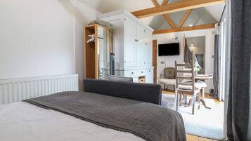 1 habitación, decoración personalizada y muebles diferentes