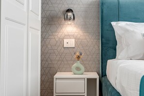 1 bedroom, in-room safe, desk, iron/ironing board