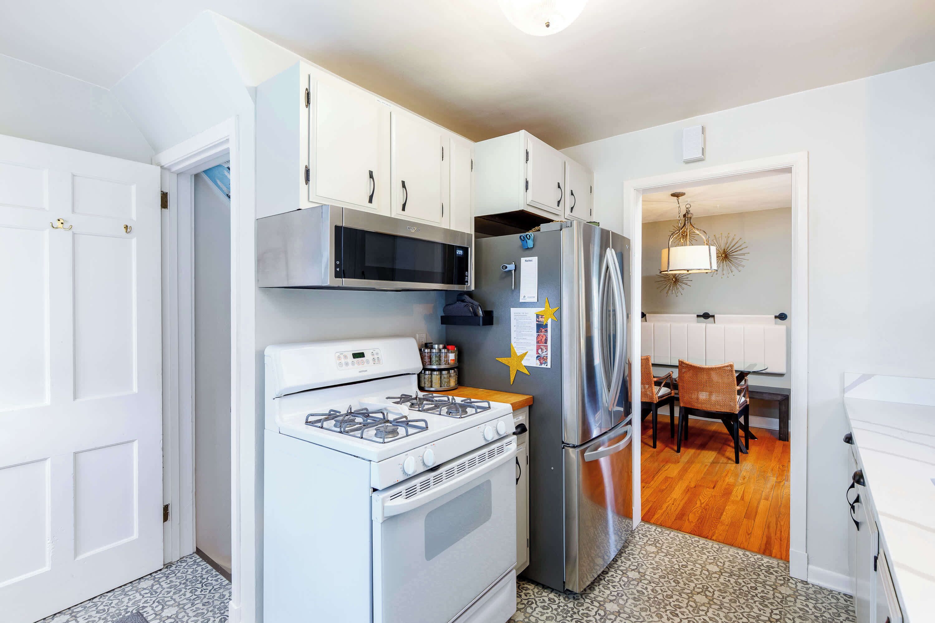 Coffee/tea maker, fridge, microwave, oven