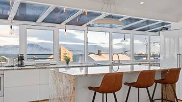 Micro-ondes, four, plaque de cuisson, lave-vaisselle