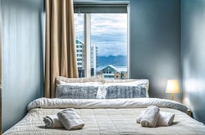 3 habitaciones, escritorio, tabla de planchar con plancha y wifi