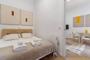 3 soverom, strykejern/-brett, wi-fi og sengetøy